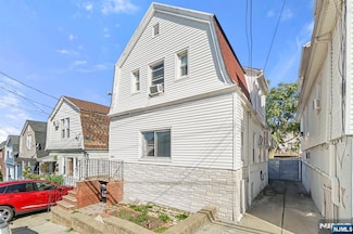 1224 80th St, North Bergen, NJ 07047