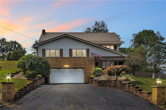 105 Northumberland Dr, Irwin, PA 15642