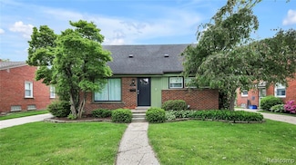 22516 Englehardt St, Saint Clair Shores, MI 48080