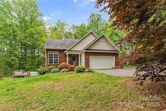 4927 Gateway Dr, Claremont, NC 28610