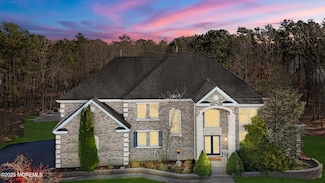 2 Woods Edge Dr, Jackson, NJ 08527