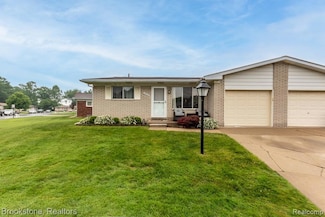 47442 Brent Ct Unit 53, Chesterfield, MI 48047