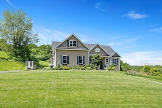 439 Sunnyhill Rd, Lunenburg, MA 01462