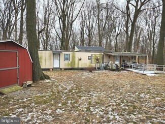 1020 N College St, Myerstown, PA 17067