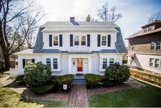 8 Maplewood Rd, Worcester, MA 01602