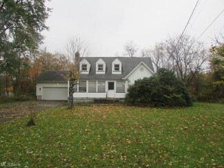 1414 Overlook Ave, Lowellville, OH 44436