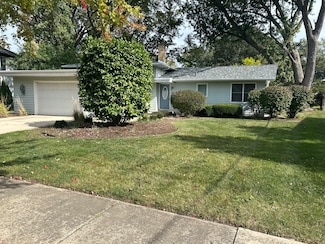 1126 Laurel Ln, Naperville, IL 60540