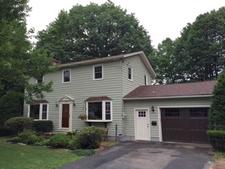 44 Roseade Pkwy, Burlington, VT 05408
