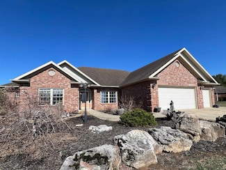 5879 S Glenview Dr, Bloomington, IN 47403