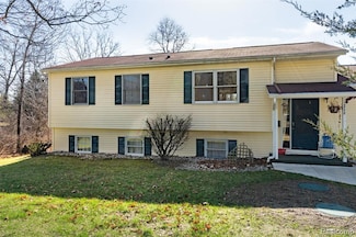 3772 E Coon Lake Rd, Howell, MI 48843