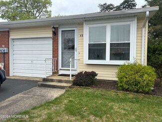 4 Conestoga Dr Unit B, Whiting, NJ 08759