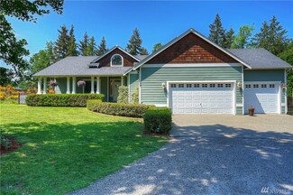 707 Grove Ln, Rainier, WA 98576