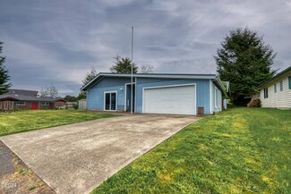 2495 SW Fairway Cir, Waldport, OR 97394