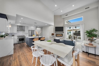 2713 Carnegie Ln Unit B, Redondo Beach, CA 90278