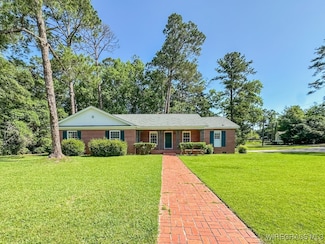 800 W Brookside Ave, Geneva, AL 36340