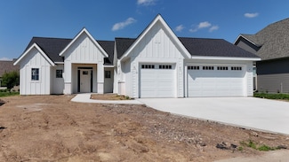 11301 Latrobe Ln, Lake Elmo, MN 55042