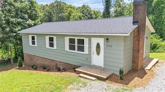 390 Hilltop Acres St, North Wilkesboro, NC 28659