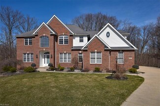 17325 Parkside Dr, North Royalton, OH 44133