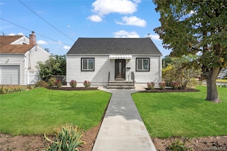 1 Center Ct, Bethpage, NY 11714