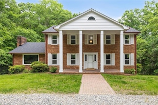 2104 Laura Ln, High Point, NC 27262