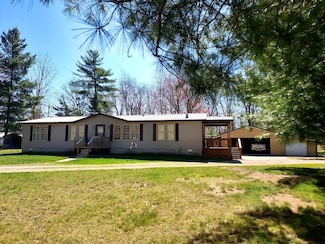 8458 S Broadway, Idlewild, MI 49642