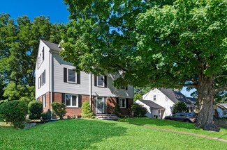38 Ivan St, Lexington, MA 02420