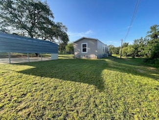 602 W Brown St, Llano, TX 78643