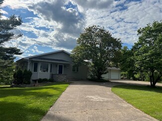 1233 River Heights Rd, Menomonie, WI 54751