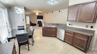 609 Rain Lily Dr, Desoto, TX 75115