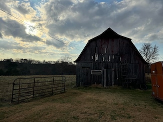 1423 Homeplace Rd, Niangua, MO 65713