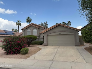 239 N Westport Dr, Gilbert, AZ 85234