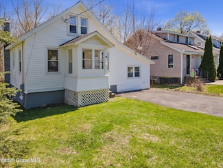 46 N Amherst Ave, Schenectady, NY 12304