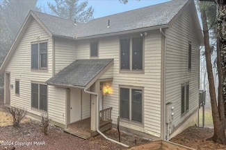 417 Hickory Dr, Tannersville, PA 18372