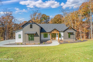 788 Blackberry Ridge Rd, Lenoir City, TN 37772