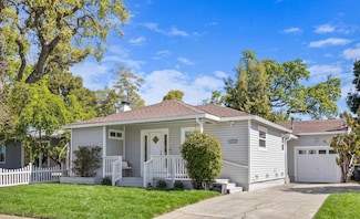 3755 Bay Rd, Menlo Park, CA 94025