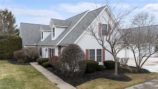 662 2nd St Unit 2, Fairport Harbor, OH 44077