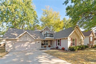 303 E 14th St, Cameron, MO 64429
