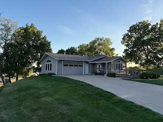 127 S Front St, Hennepin, IL 61327