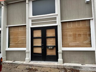 121 S Main St, Carthage, MO 64836