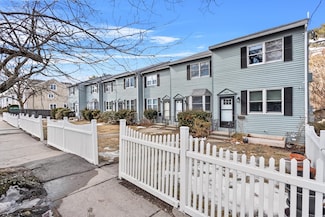 5257 Washington St Unit 2, West Roxbury, MA 02132