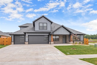 500 Bronco St, Centerton, AR 72719