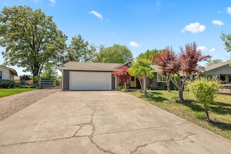 3033 Connell Ave, Medford, OR 97501