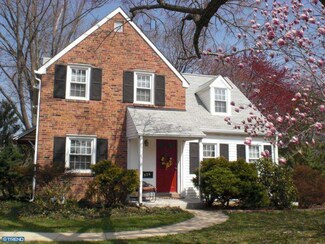 536 Manor Cir, Folsom, PA 19033