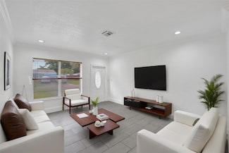 7021 Park St, Hollywood, FL 33024