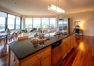 5601 Smetana Dr Unit 612, Minnetonka, MN 55343