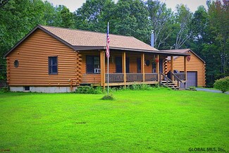101 Hogarty Rd, Averill Park, NY 12018