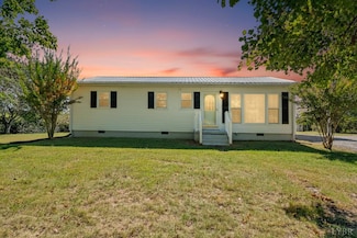 4152 Blue Ridge Dr, Gretna, VA 24557