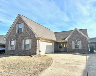 5764 Deer Ridge Dr, Southaven, MS 38672