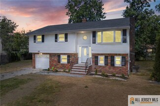 23 Ruby Ct, Piscataway, NJ 08854