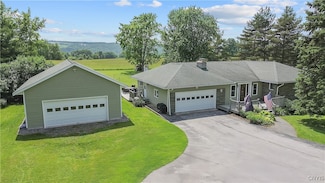 6263 Perryville Rd, Chittenango, NY 13037